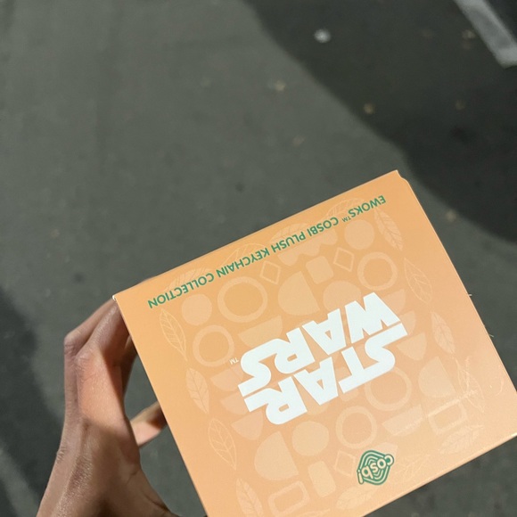 New sealed Cosbi Star Wars Ewok Mystery Plush Keychain Collection. - Picture 6 of 6